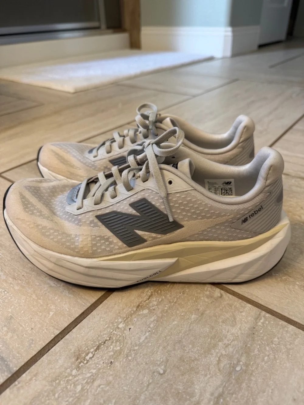 New Balance Fuelcell Rebel v5 running shoes - Picture 2 of 16